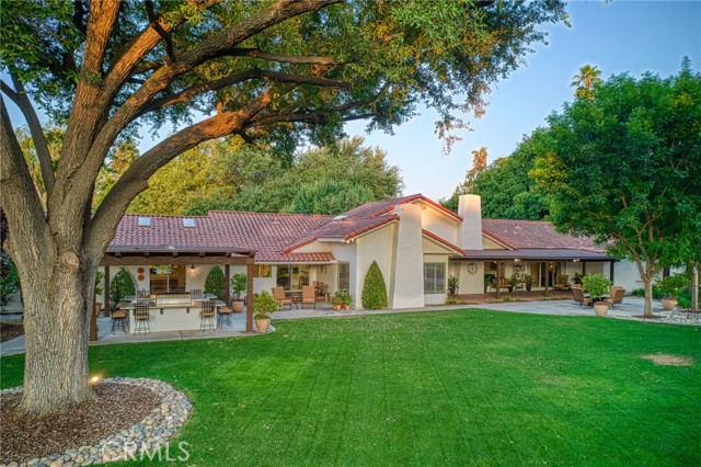 6695 N Van Ness Boulevard, Fresno CA: https://media.crmls.org/medias/ed231cca-7bce-4952-af6c-d99a9d77b5bc.jpg