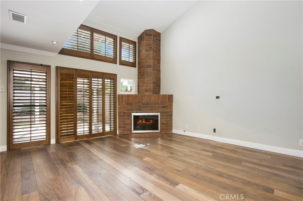 MLS #OC25247447 image #5