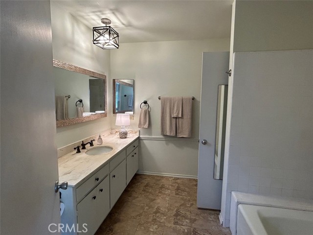 15382 Victory Boulevard, Van Nuys CA: https://media.crmls.org/medias/ed23d582-b301-473c-be28-4cc9d7e3aaea.jpg