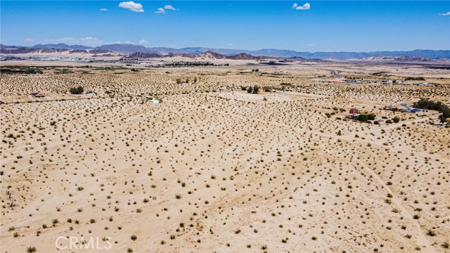 Detail Gallery Image 10 of 27 For 73220 Didsbury Dr, Twentynine Palms,  CA 92277 - – Beds | – Baths