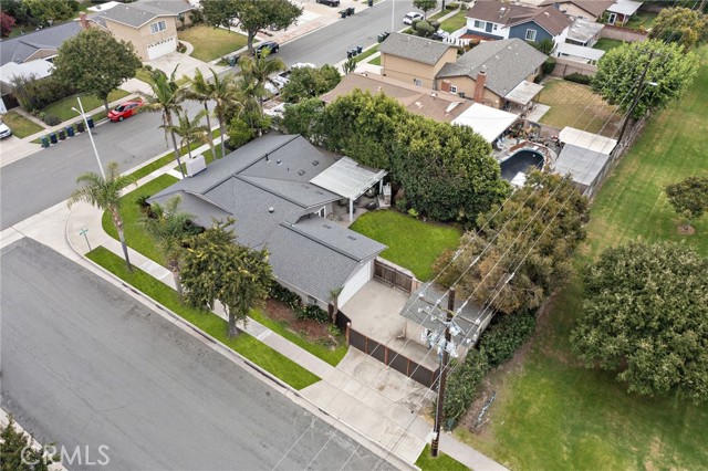 17327 Santa Lucia Street, Fountain Valley CA: https://media.crmls.org/medias/ed250806-6f2f-4490-9b4d-9468ca9eda90.jpg
