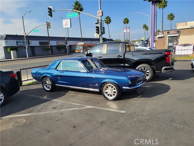 5747 Whittier, Los Angeles CA: https://media.crmls.org/medias/ed254ad6-d252-4b0b-813a-2f289ff6a78d.jpg