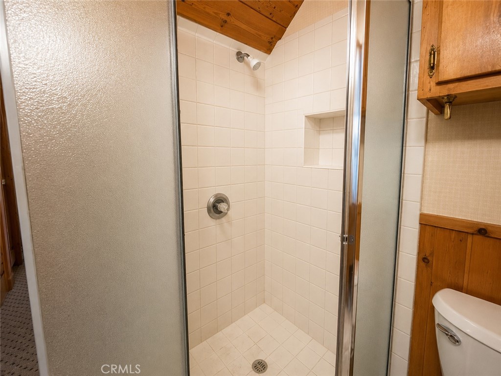https://media.crmls.org/medias/ed25579c-d6db-4ff7-90a1-c24a907a3285.jpg?preset=X-Large