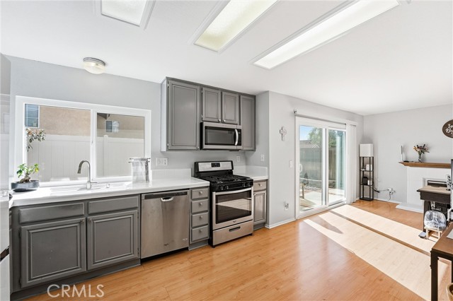 Detail Gallery Image 8 of 22 For 4 via Violeta, Rancho Santa Margarita,  CA 92688 - 3 Beds | 2/1 Baths