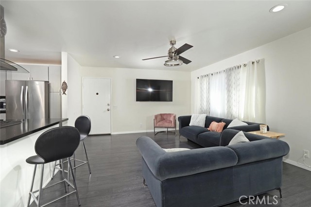 601 E Orange Grove Avenue #301, Burbank, CA, 91501 601 E Orange Grove Avenue #301, Burbank, CA, 91501