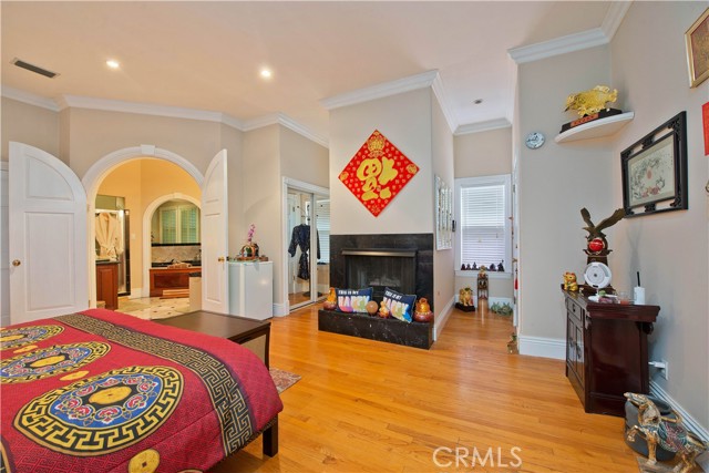 Detail Gallery Image 29 of 37 For 12413 Westminster Ave, Los Angeles,  CA 90066 - 6 Beds | 5 Baths