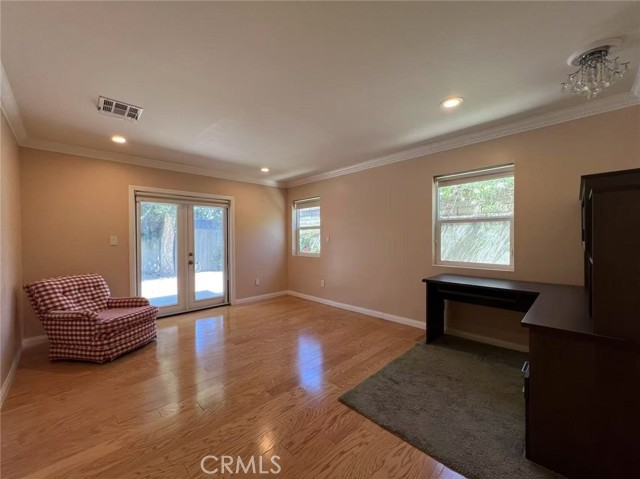 Detail Gallery Image 8 of 16 For 445 N Live Oak Ave, Glendora,  CA 91741 - 2 Beds | 2 Baths