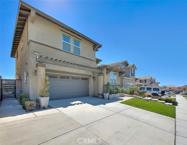 Detail Gallery Image 2 of 50 For 5017 River Ash Way, Fontana,  CA 92336 - 3 Beds | 2/1 Baths