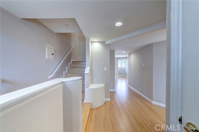 Detail Gallery Image 3 of 32 For 604 W Wilson Ave #2,  Glendale,  CA 91203 - 3 Beds | 2/1 Baths