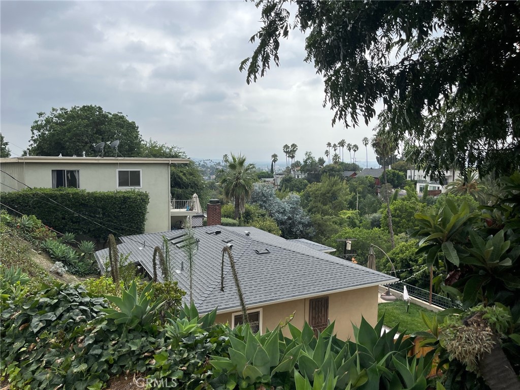https://media.crmls.org/medias/ed2a00de-fac0-4fef-ad77-d152626e78e8.jpg?preset=X-Large