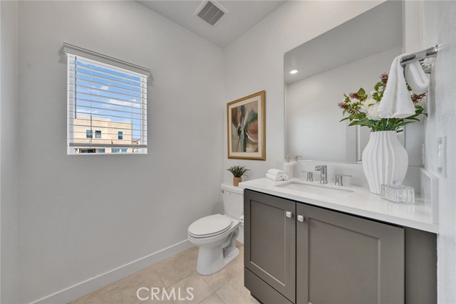 Detail Gallery Image 14 of 29 For 158 Restore, Irvine,  CA 92618 - 4 Beds | 3/1 Baths
