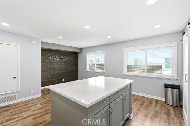 Detail Gallery Image 4 of 27 For 9950 Topanga Canyon Bld #58,  Chatsworth,  CA 91311 - 3 Beds | 2/1 Baths