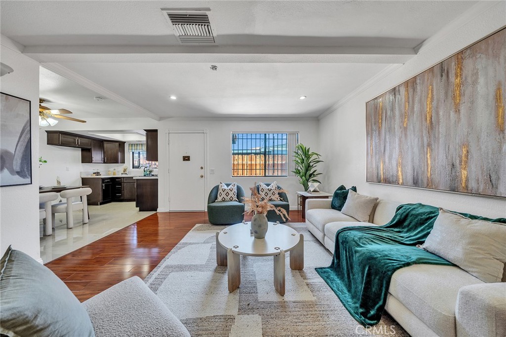 https://media.crmls.org/medias/ed2b7433-9b5d-4574-b1b4-e6fcbfc47f9f.jpg?preset=X-Large