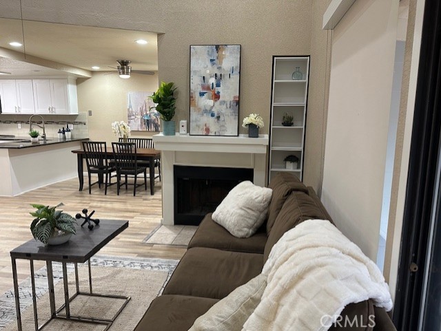 Detail Gallery Image 4 of 20 For 3350 M St #28,  Merced,  CA 95348 - 3 Beds | 2/1 Baths