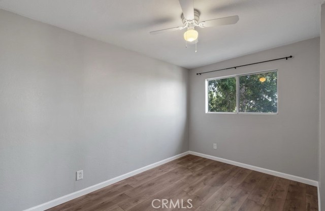 Detail Gallery Image 5 of 11 For 3430 Holyoke Dr, Los Angeles,  CA 90065 - 3 Beds | 1 Baths