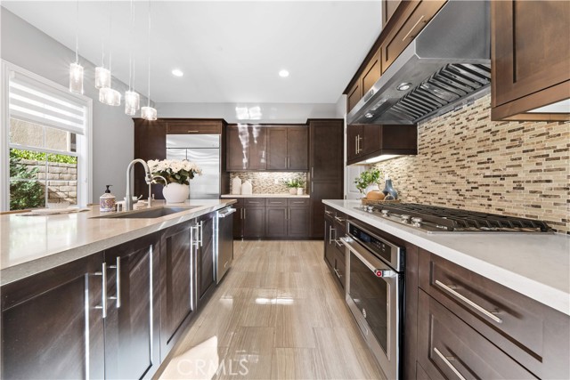 Detail Gallery Image 13 of 60 For 42 Castellana, Lake Forest,  CA 92630 - 4 Beds | 3 Baths