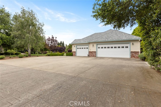 Image 32 of 51 For 13976 Lindbergh