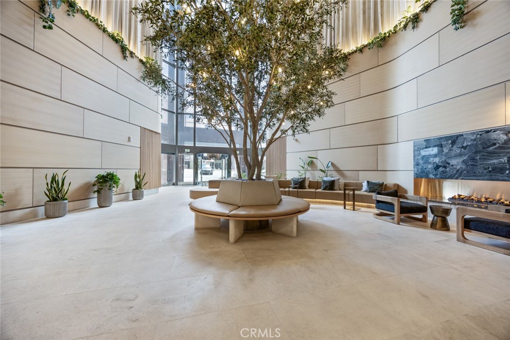 https://media.crmls.org/medias/ed309611-d6a5-4845-b8a5-c45514307993.jpg?preset=X-Large