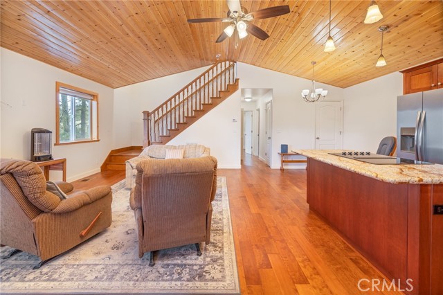 Detail Gallery Image 13 of 67 For 37745 Marina View, Bass Lake,  CA 93604 - 3 Beds | 2 Baths