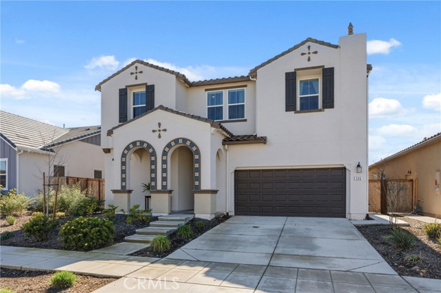 Detail Gallery Image 4 of 59 For 588 Overstone Ave, Madera,  CA 93636 - 5 Beds | 2/1 Baths