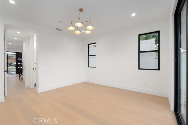 Detail Gallery Image 34 of 44 For 110 S Irena Ave #B,  Redondo Beach,  CA 90277 - 3 Beds | 4/1 Baths