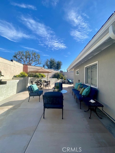 820 Gardenia Way, Corona del Mar CA: https://media.crmls.org/medias/ed320b5f-07f5-4836-aa4c-53eeaae789dd.jpg
