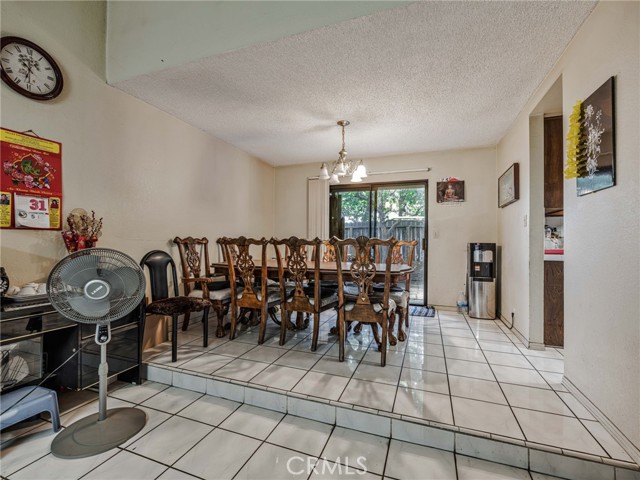 7800 Winnetka Avenue, Winnetka CA: https://media.crmls.org/medias/ed321f43-aa15-4455-98d9-b1c259d959ba.jpg