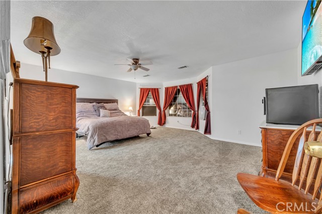 24261 Jacaranda Drive, Tehachapi CA: https://media.crmls.org/medias/ed324be7-085c-4074-a95b-afbdcf5d85e1.jpg