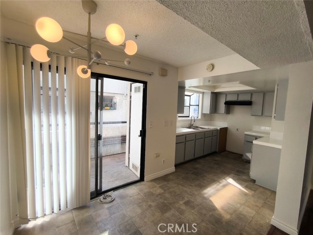 Detail Gallery Image 4 of 16 For 125 N 3rd St #D,  Alhambra,  CA 91801 - 2 Beds | 2 Baths