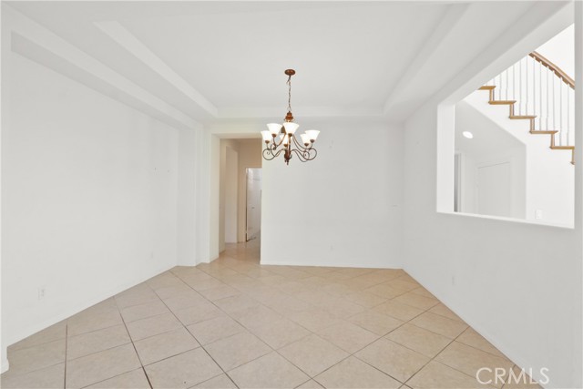 Detail Gallery Image 4 of 20 For 17384 Blue Ridge Ct, Riverside,  CA 92503 - 5 Beds | 2/2 Baths