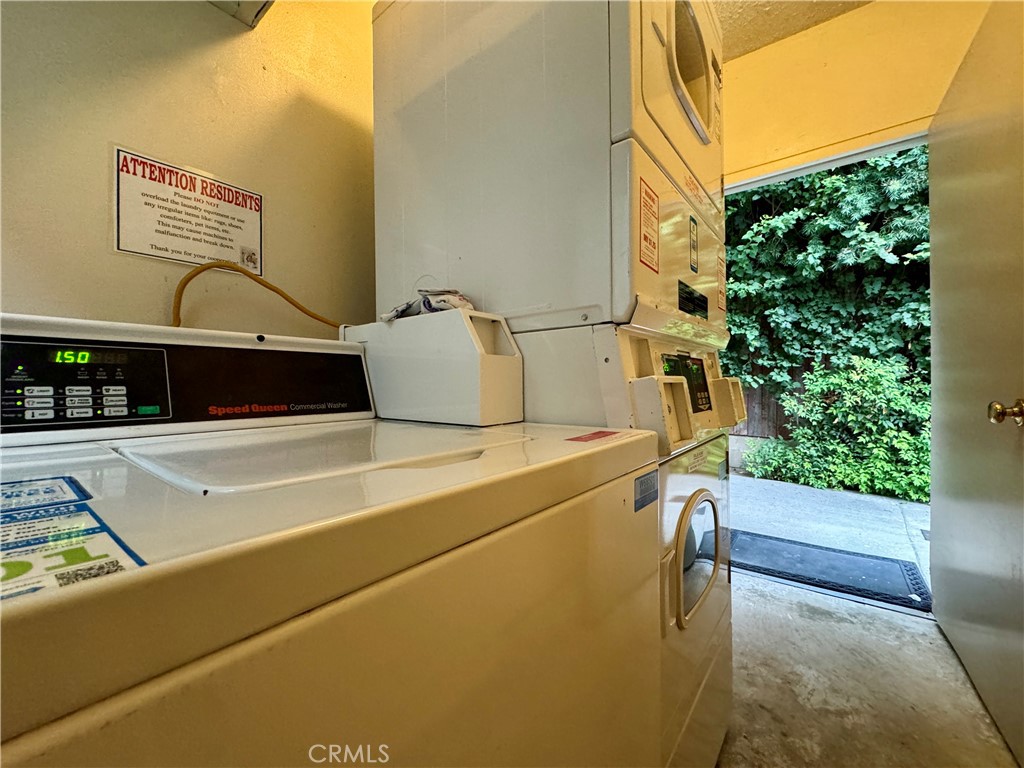https://media.crmls.org/medias/ed32aeac-4382-4cc5-a500-3fdd15920aae.jpg?preset=X-Large