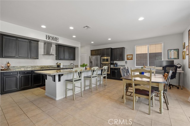 12200 White Rapids Way, Bakersfield CA: https://media.crmls.org/medias/ed333054-e11d-4ea7-93d6-013fa4712725.jpg