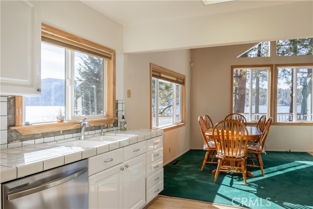 Detail Gallery Image 12 of 45 For 136 Round Dr, Big Bear Lake,  CA 92315 - 3 Beds | 1/1 Baths