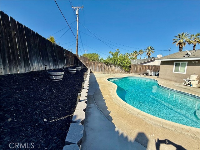 Detail Gallery Image 5 of 42 For 2172 Kellogg Ave, Corona,  CA 92879 - 3 Beds | 2 Baths