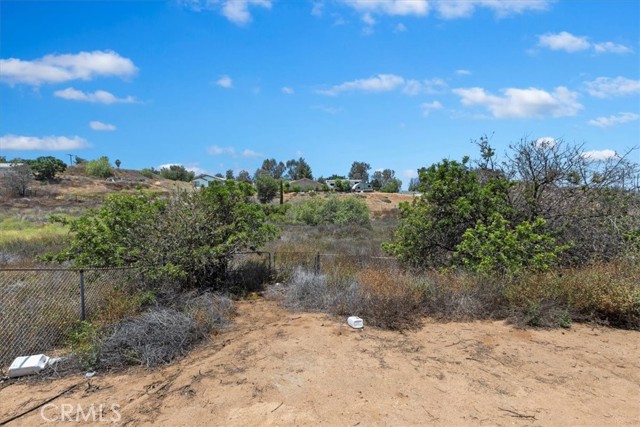 20061 Lounsberry Road, Perris CA: https://media.crmls.org/medias/ed35a556-7b18-4aab-bbd4-435ca4ade94a.jpg