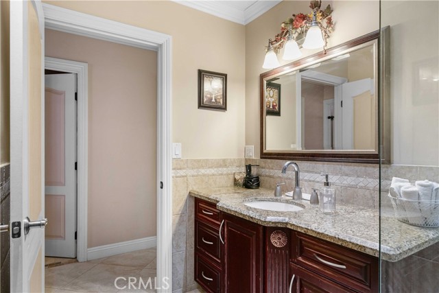 Detail Gallery Image 22 of 38 For 2741 E Glenoaks Bld, Glendale,  CA 91206 - 3 Beds | 2 Baths