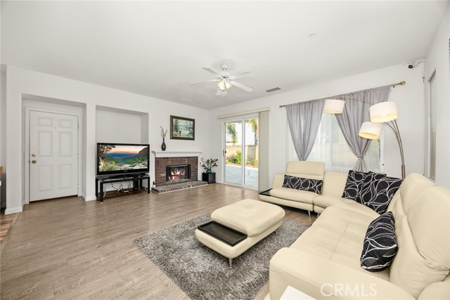 Detail Gallery Image 14 of 47 For 12 Silver Forest Ct, Azusa,  CA 91702 - 3 Beds | 2/1 Baths