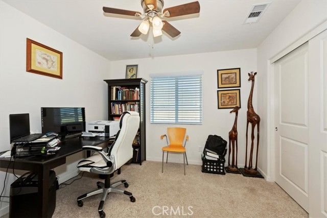 Detail Gallery Image 26 of 44 For 15816 Parry Peak, Fontana,  CA 92336 - 4 Beds | 3/1 Baths