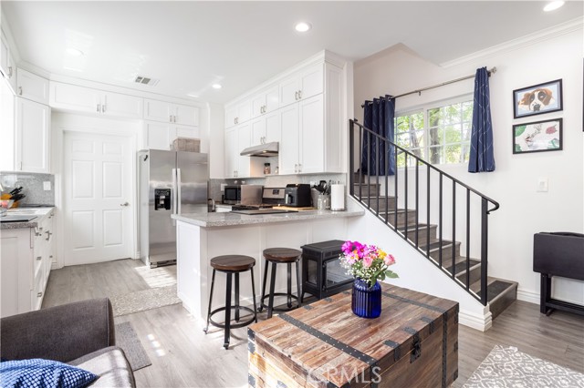 7744 Rhea Avenue, Reseda CA: https://media.crmls.org/medias/ed380bbe-27b0-44c7-9a49-89e2a6ec0b60.jpg