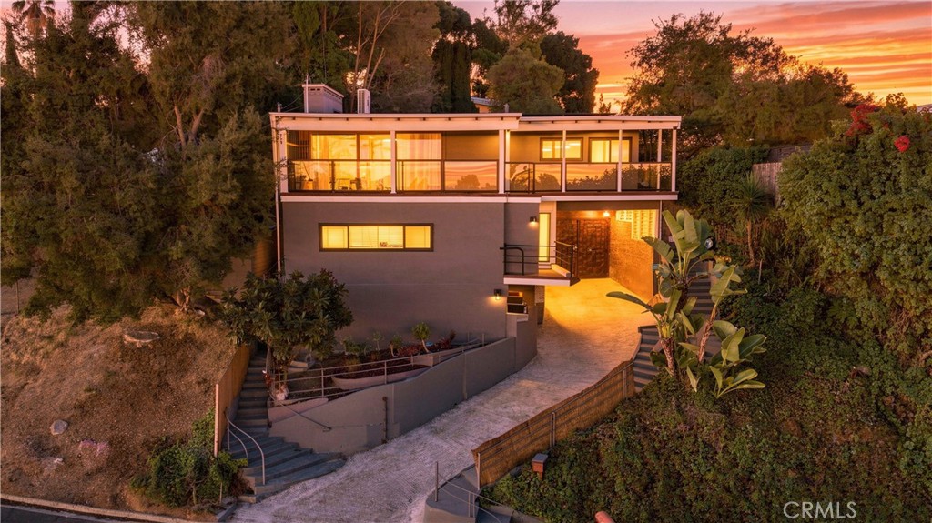 182 Palatine Drive — image 1