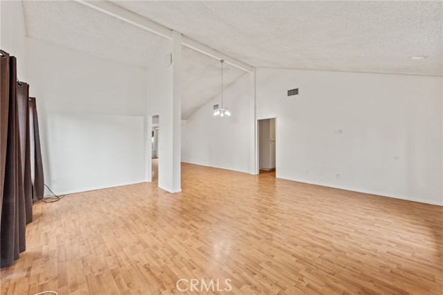 Image 5 of 36 For 915 Church Street