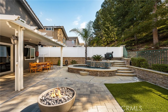 Detail Gallery Image 9 of 32 For 995 S Silver Star Way, Anaheim,  CA 92808 - 3 Beds | 2/1 Baths