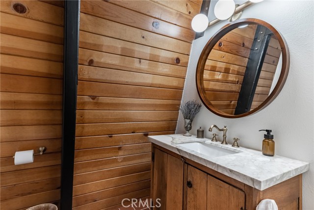 Detail Gallery Image 33 of 44 For 42678 Cougar Rd, Big Bear Lake,  CA 92315 - 2 Beds | 1/1 Baths