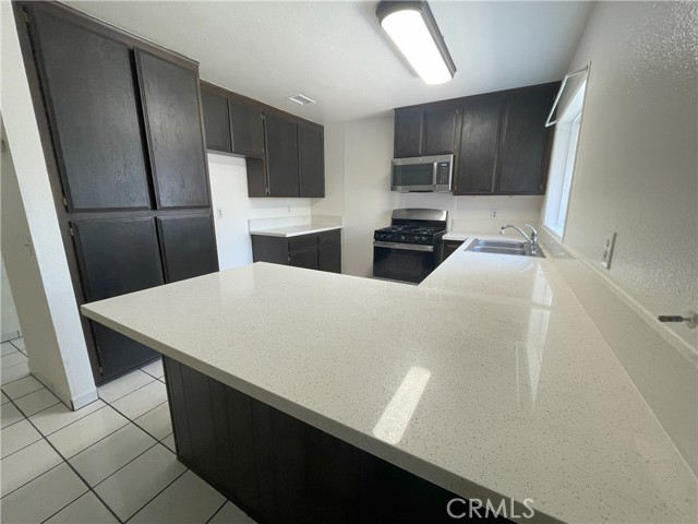 7698 Lime Avenue, Fontana CA: https://media.crmls.org/medias/ed3d7bc8-db39-4bd2-8710-553658ac3257.jpg