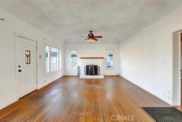 Detail Gallery Image 5 of 35 For 5907 Ibbetson Avenue, Lakewood,  CA 90713 - 2 Beds | 1 Baths