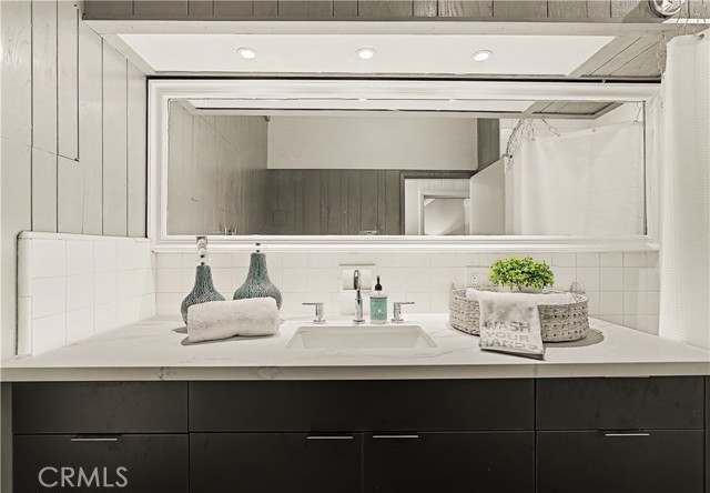 Detail Gallery Image 11 of 45 For 201 Avenue G, Redondo Beach,  CA 90277 - 4 Beds | 3 Baths