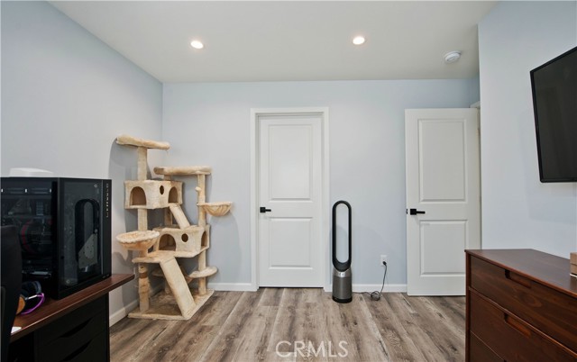 Detail Gallery Image 17 of 52 For 13608 Bassett St, Valley Glen,  CA 91405 - 6 Beds | 4 Baths