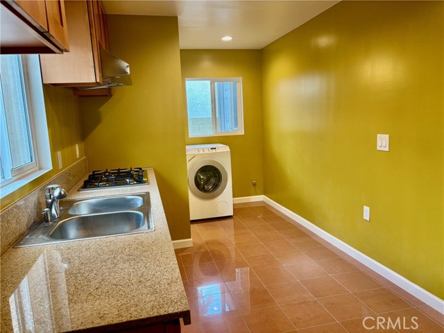 Detail Gallery Image 5 of 10 For 21323 Conradi, Torrance,  CA 90502 - 2 Beds | 2 Baths