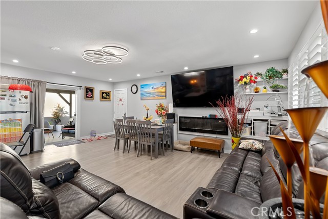 Detail Gallery Image 4 of 34 For 12231 Bluebell, Garden Grove,  CA 92840 - 5 Beds | 3 Baths