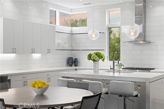 3731 5th Avenue, Corona del Mar CA: https://media.crmls.org/medias/ed40ad5d-679b-44d4-bb76-5d383206b90a.jpg